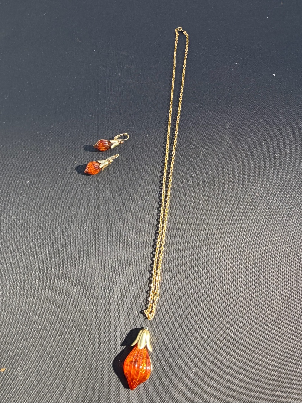 4/$100 AVON Gold-Tone Amber Glass Pendant Necklace and Earrings Set